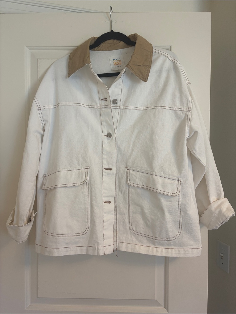 Cali 1850 White Cotton Utility Jacket with Tan Collar